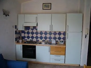 E Apartment *