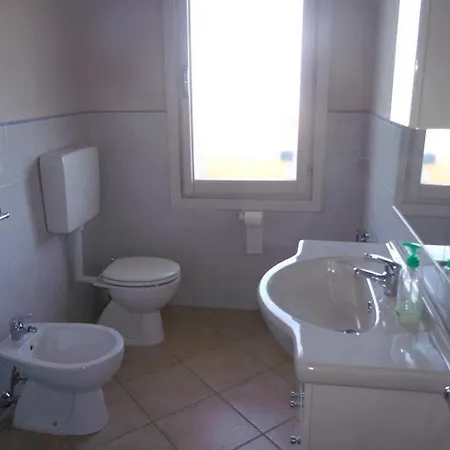 E Apartment *